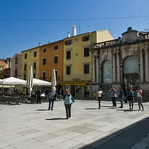 Aurora Tiny Zadar